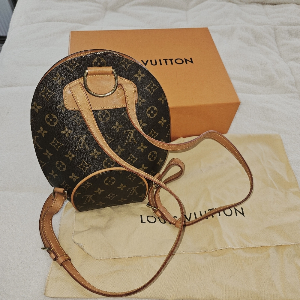 Louis Vuitton Ellipse Black and Brown Monogram Backpack. - Picture 5 of 7